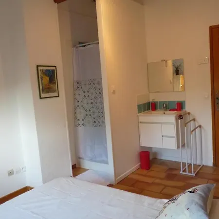 Le Bosquet Fruité En Provence Occitane *